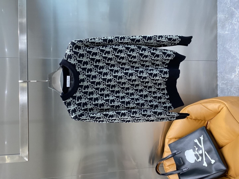 chr1st1an D10r sweaters